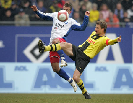 在青岛上演惊天大逆转!中国队3：2险胜日本队,挺进羽毛球亚团赛决赛.